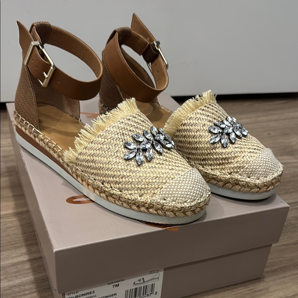 Crown Vintage Women's Tan and Cream Espadrille Flats